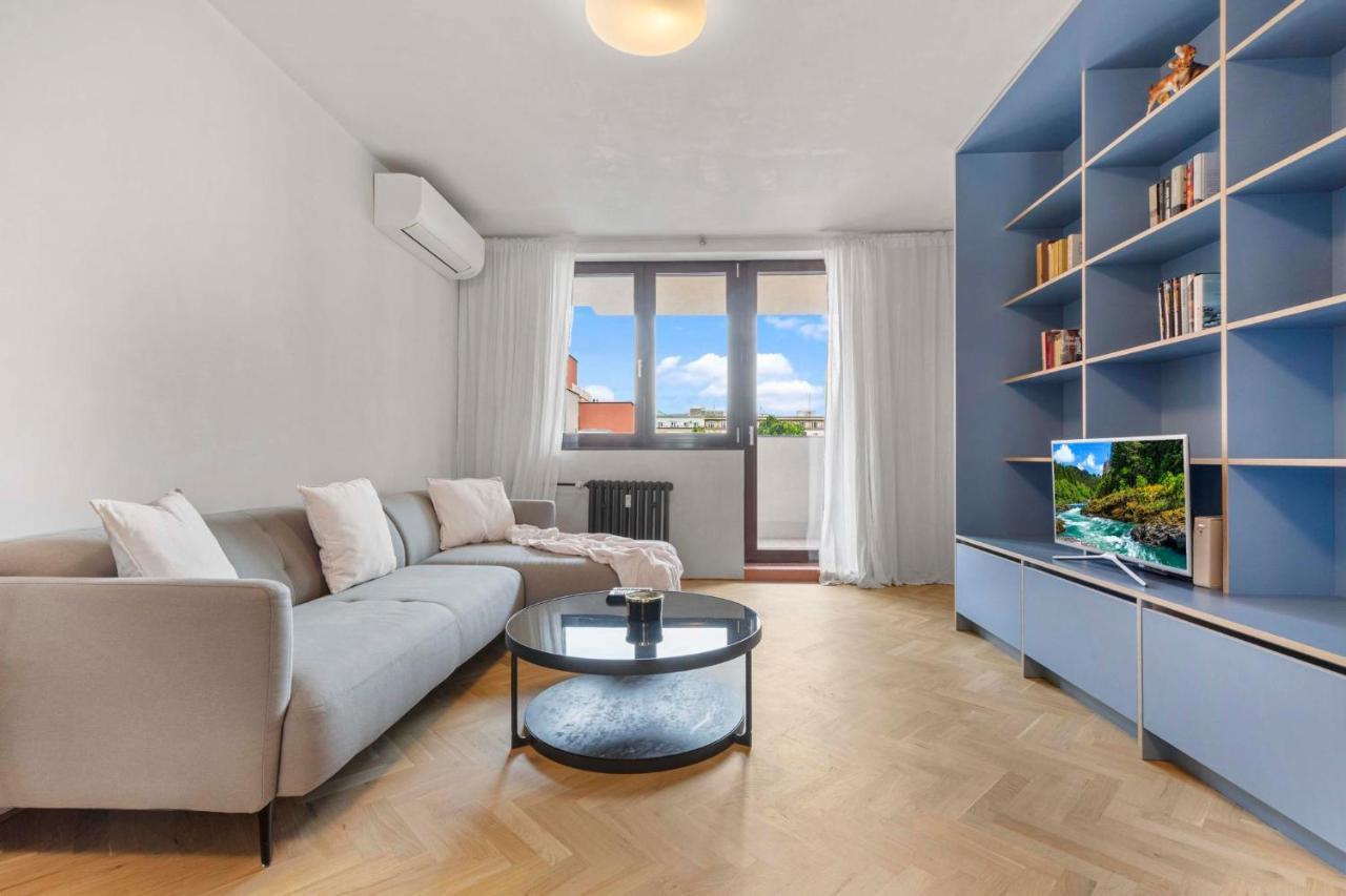 Elegant City Escape - Modern & Central Bratislava Bagian luar foto
