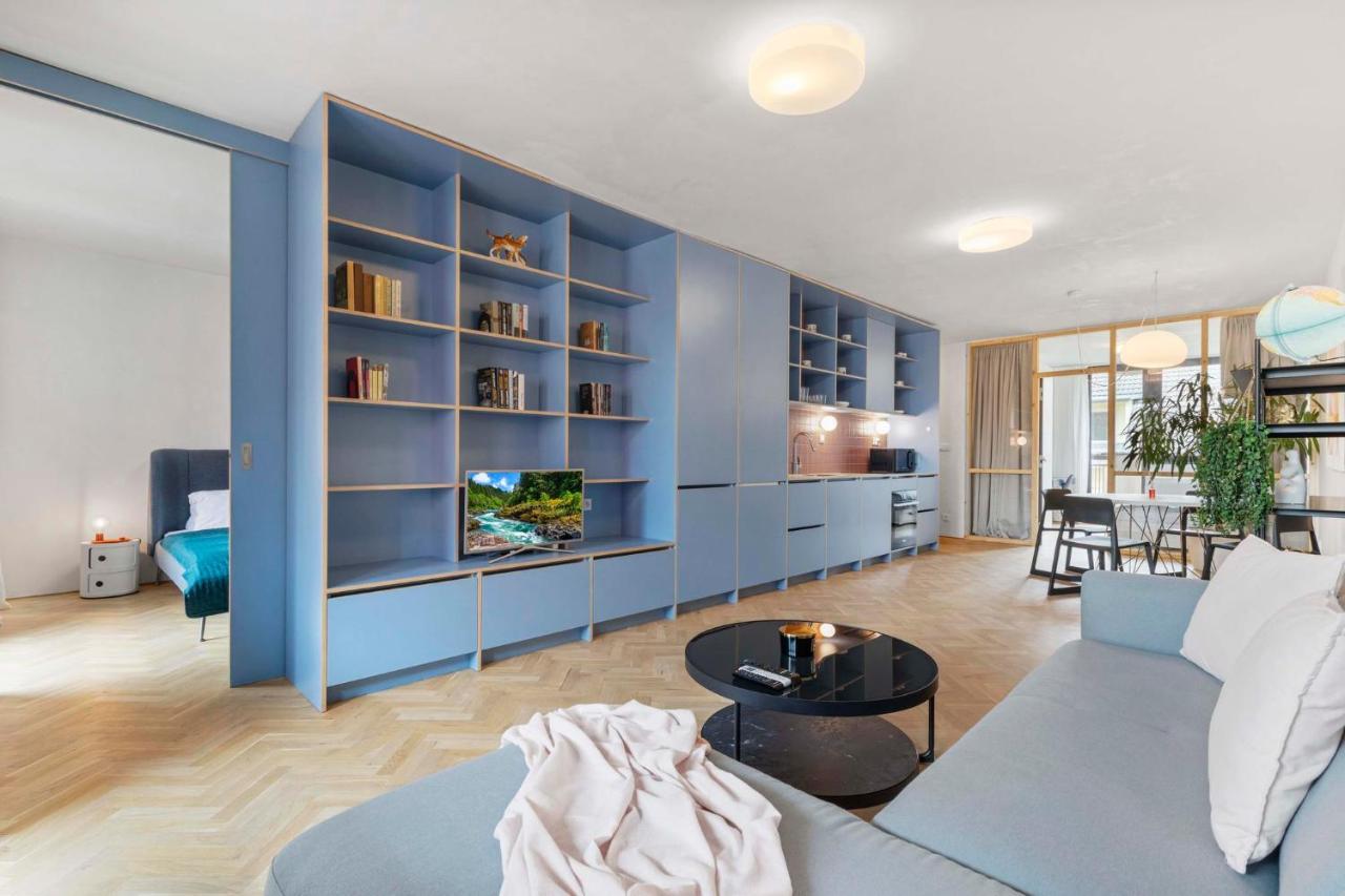Elegant City Escape - Modern & Central Bratislava Bagian luar foto